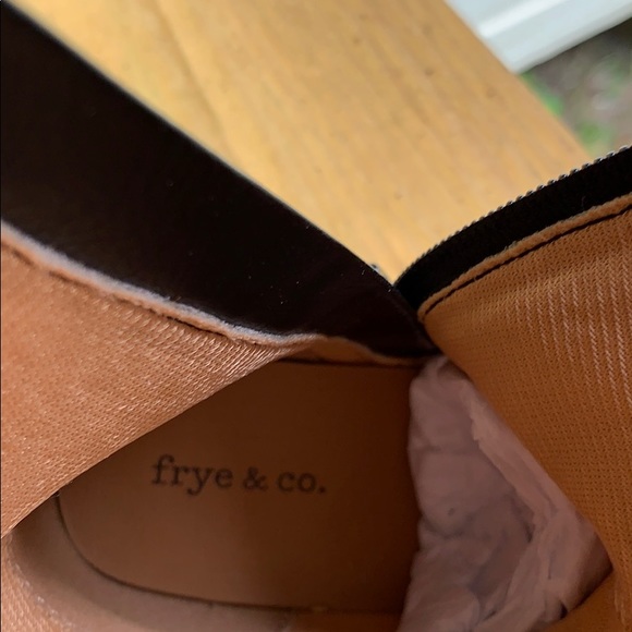 frye & co Kids Shoes - Assorted Sizes - Picture 7 of 8